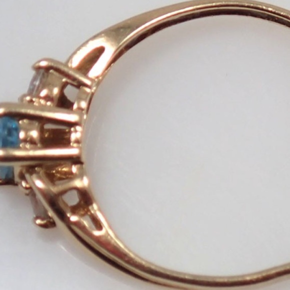 Preloved Solid 10K Topaz/ Crystal Accents Ring - Picture 3 of 5